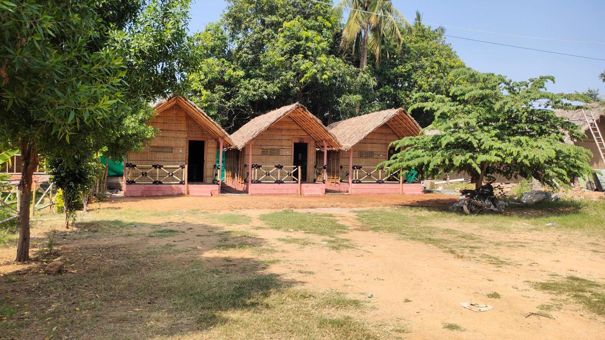 Waterfall Guesthouse Hampi Dış mekan fotoğraf